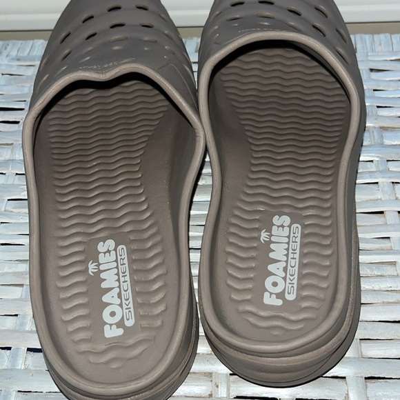 Sketchers Foamies Size 9 ( Sketchers run bit small) - Picture 3 of 6